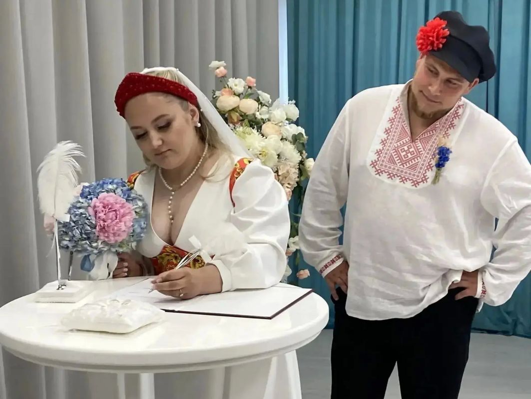На Урале сыграли свадьбы в русском, таджикском и узбекском стиле На Урале сыграли свадьбы в русском, таджикском и узбекском стиле