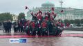 Цветы возложили к памятнику основателям города - Татищеву и Де Генину
