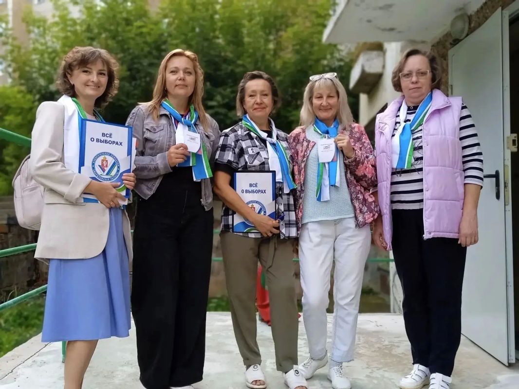 Продолжается "ИнформУИК".. ...это лев или собака? Это собака на первом фото! Будни членов участковых избирательных комиссий - удивительные! Благодарим организаторов выборов и избирателей. Поквартирные (подомовые) обходы и... Продолжается "ИнформУИК".. ...это лев или собака? Это собака на первом фото! Будни членов участковых избирательных комиссий - удивительные! Благодарим организаторов выборов и избирателей. Поквартирные (подомовые) обходы и...
