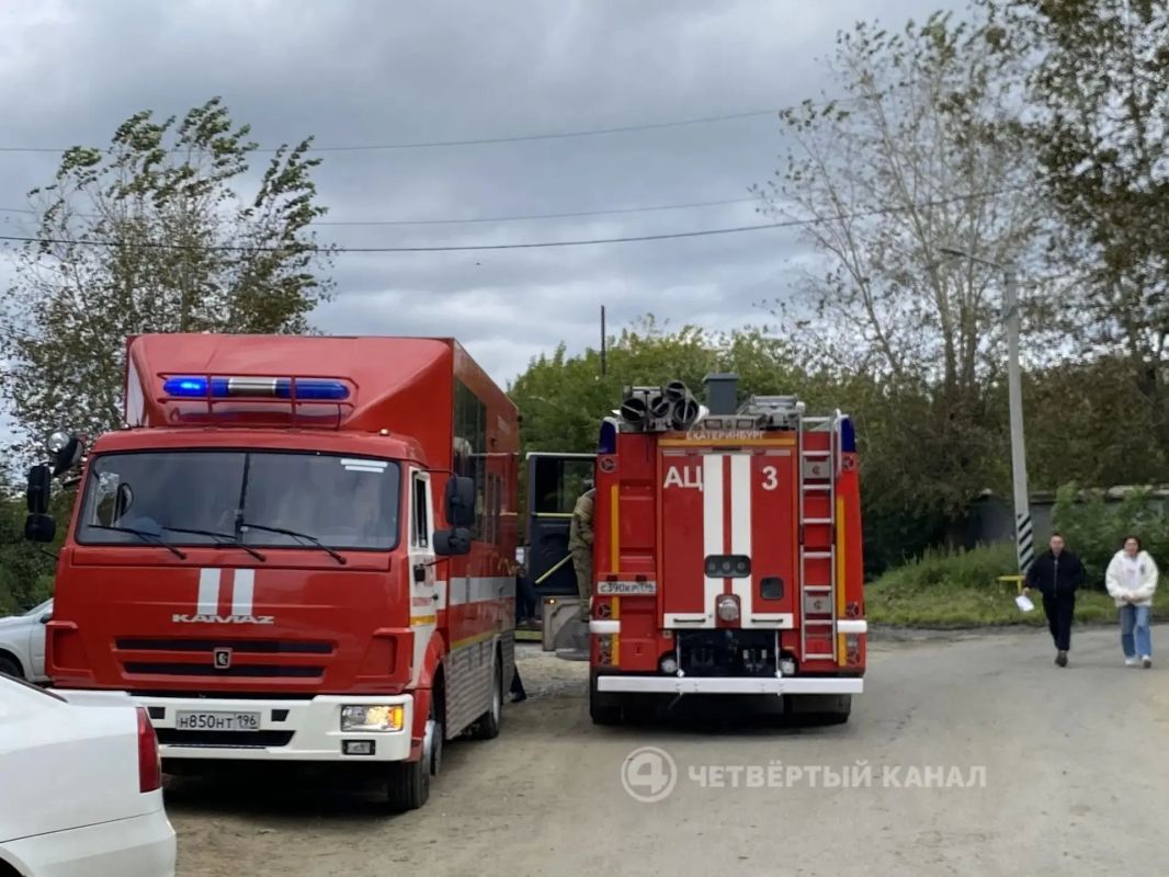 Работала в кровати и увидела беспилотник за окном: жительница дома на Уктусе рассказала 4 каналу об атаке Работала в кровати и увидела беспилотник за окном: жительница дома на Уктусе рассказала 4 каналу об атаке