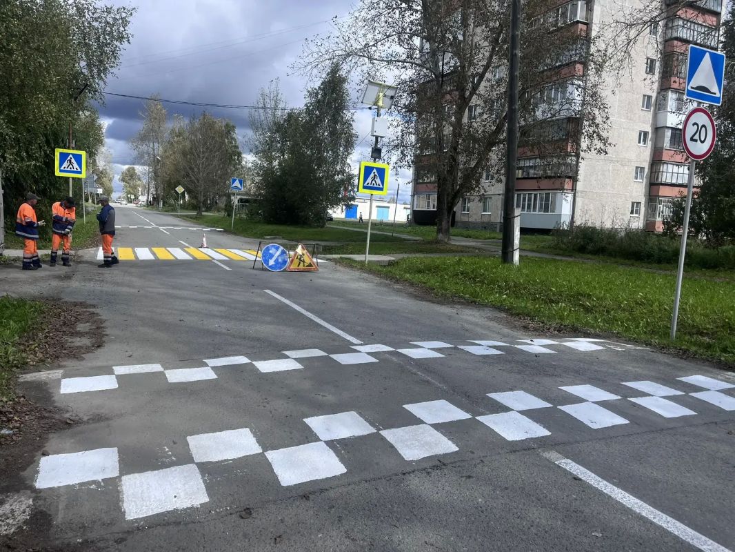 Свердловские муниципалитеты обновляют дорожную инфраструктуру возле образовательных учреждений в преддверии учебного года Свердловские муниципалитеты обновляют дорожную инфраструктуру возле образовательных учреждений в преддверии учебного года