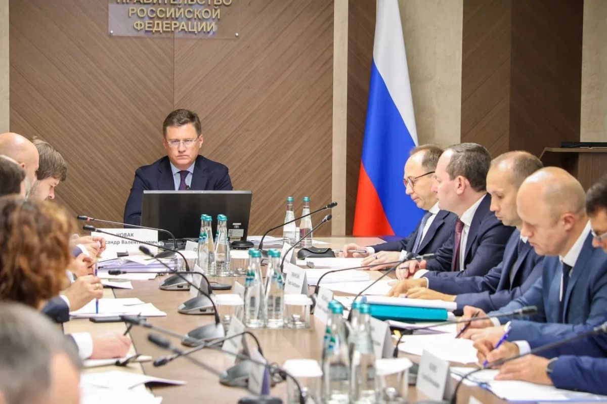 Александр Новак провел заседание штаба по ситуации на рынке нефтепродуктов