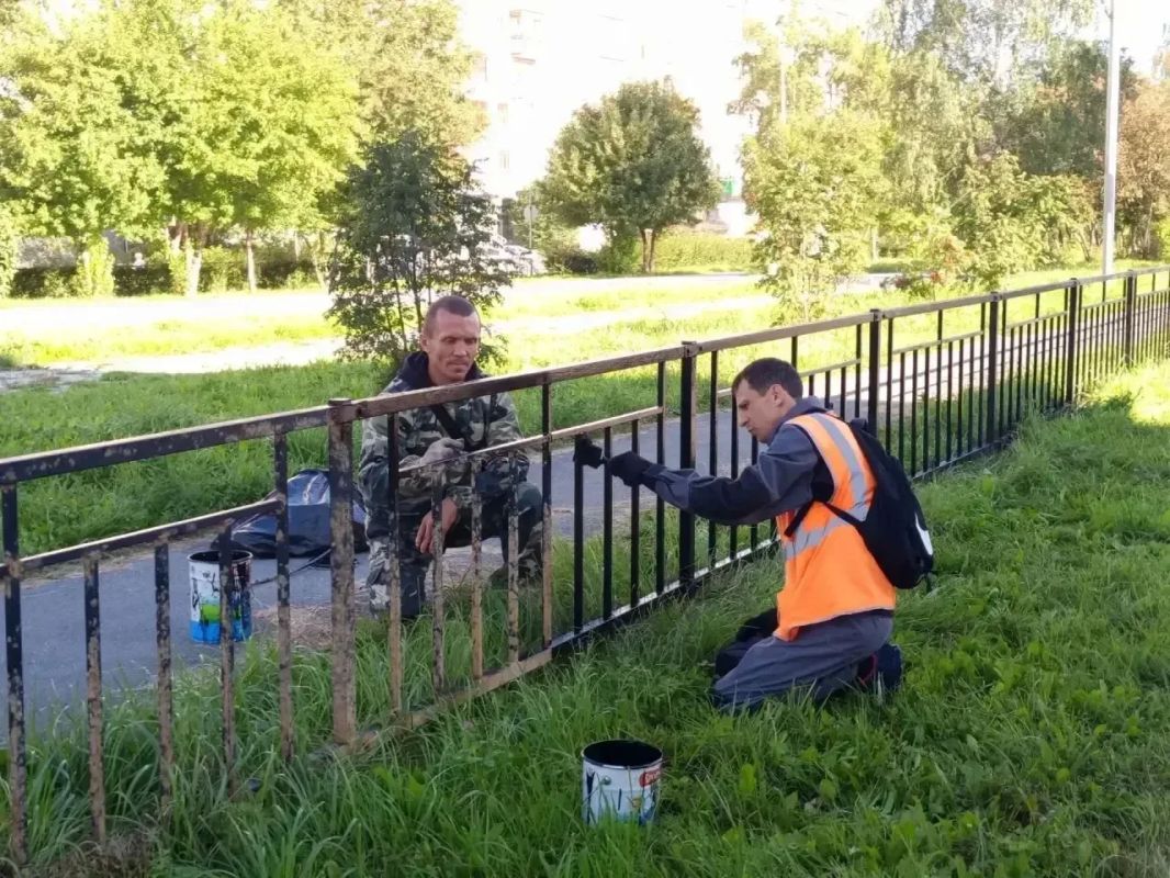 Свердловские муниципалитеты обновляют дорожную инфраструктуру возле образовательных учреждений в преддверии учебного года Свердловские муниципалитеты обновляют дорожную инфраструктуру возле образовательных учреждений в преддверии учебного года