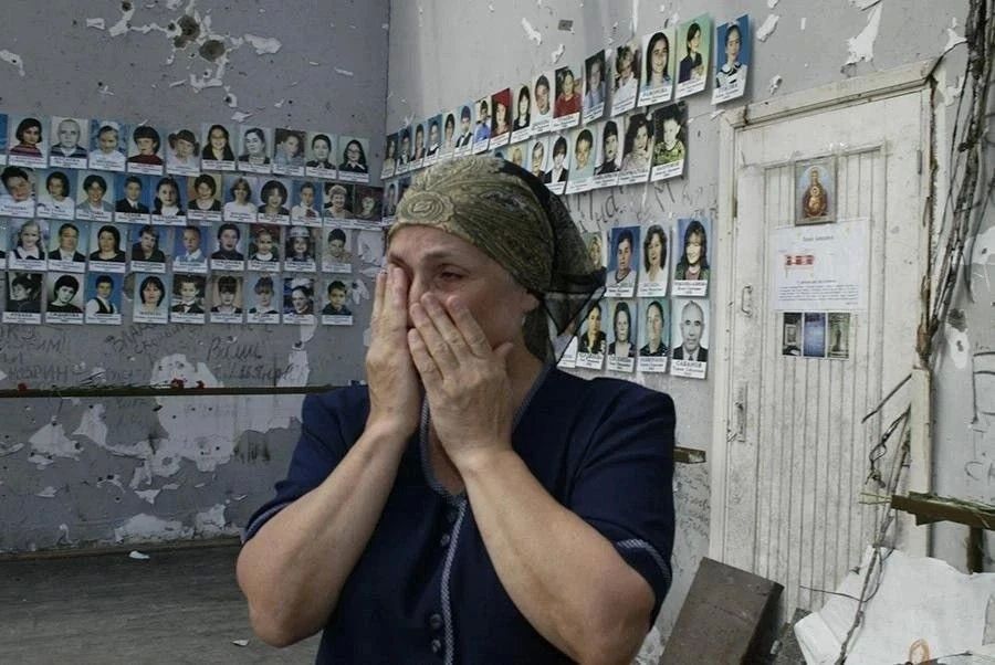 Сегодня 22 года со дня трагедии в школе №1 в Беслане Сегодня 22 года со дня трагедии в школе №1 в Беслане