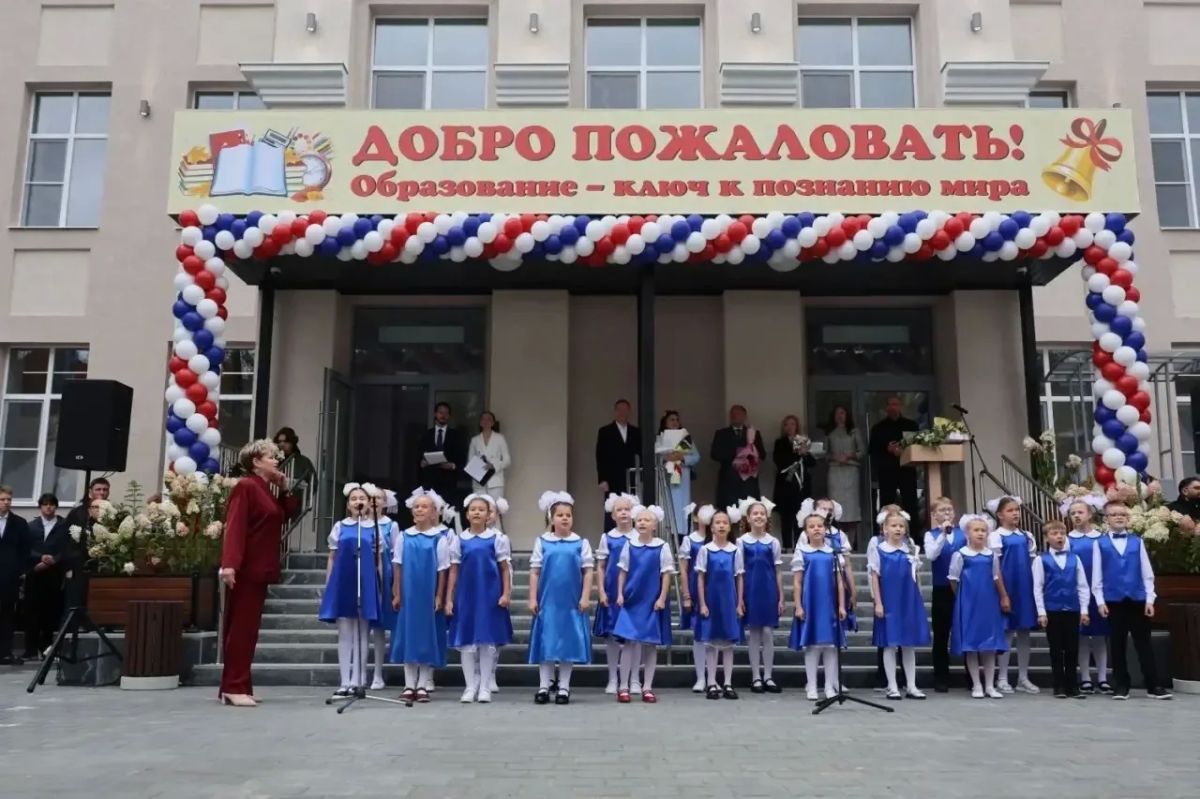 1 сентября после ремонта встречает ребят здание школы №69 в Екатеринбурге 1 сентября после ремонта встречает ребят здание школы №69 в Екатеринбурге