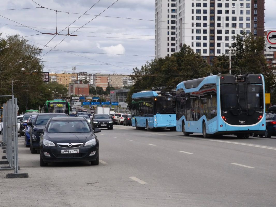 Улицу Пушкина в Екатеринбурге открыли раньше срока Улицу Пушкина в Екатеринбурге открыли раньше срока