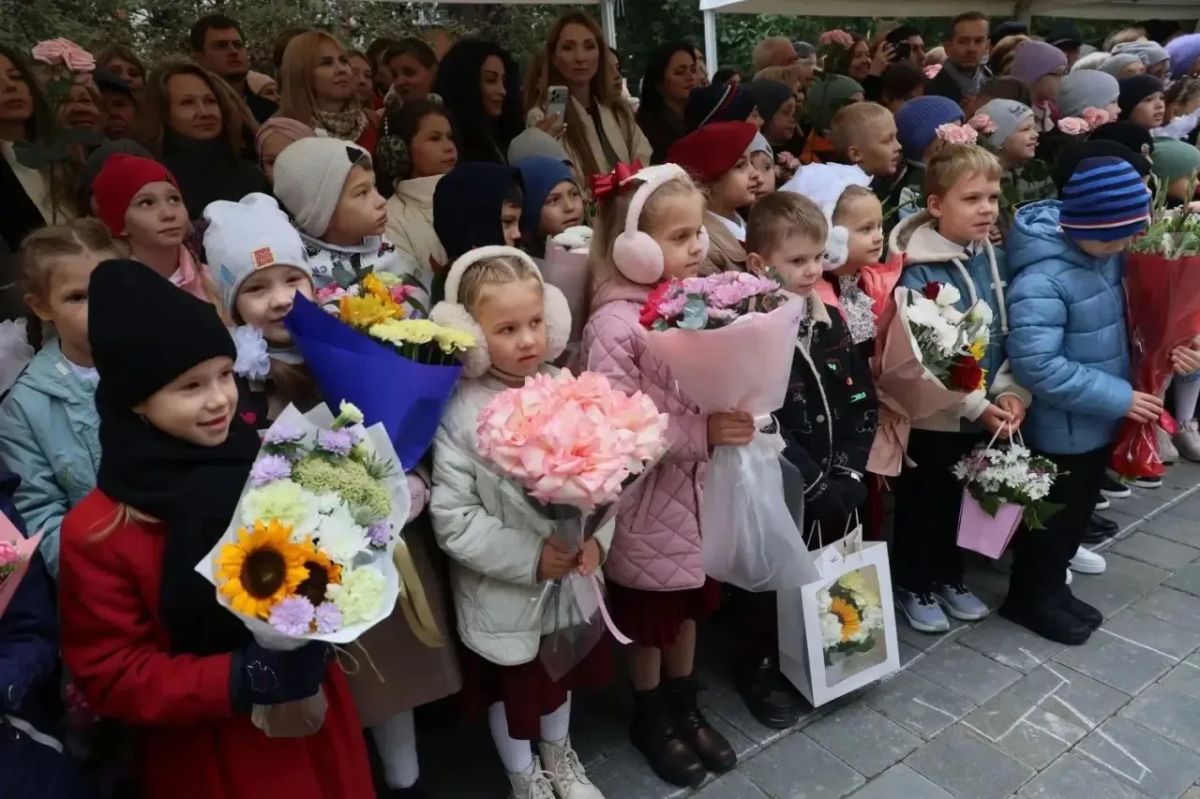 1 сентября после ремонта встречает ребят здание школы №69 в Екатеринбурге 1 сентября после ремонта встречает ребят здание школы №69 в Екатеринбурге