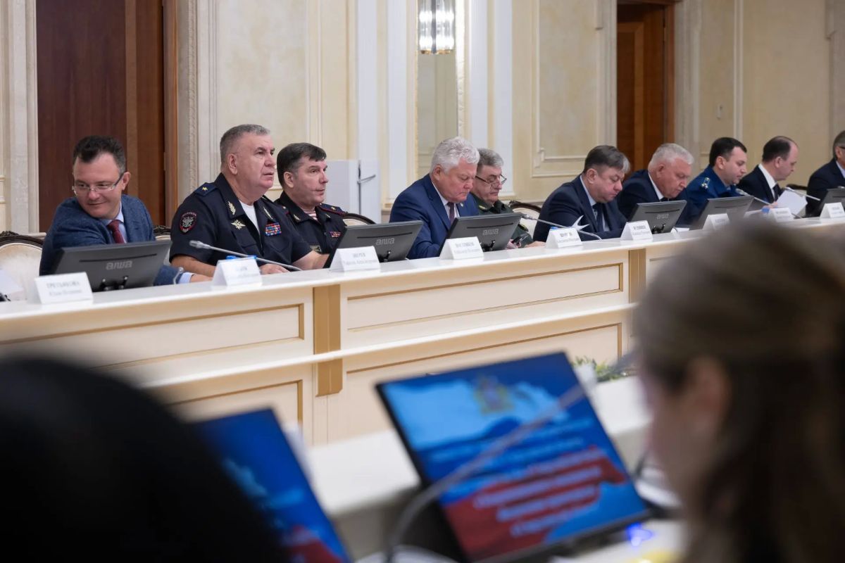 Денис Паслер: «Обеспечение безопасности в дни проведения Международного фестиваля – приоритет всех ведомств, включенных в его подготовку» Денис Паслер: «Обеспечение безопасности в дни проведения Международного фестиваля – приоритет всех ведомств, включенных в его подготовку»