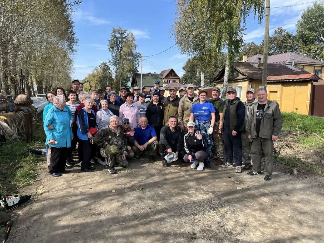 Ветераны и сотрудники ИК-46 вышли на общегородской субботник Ветераны и сотрудники ИК-46 вышли на общегородской субботник