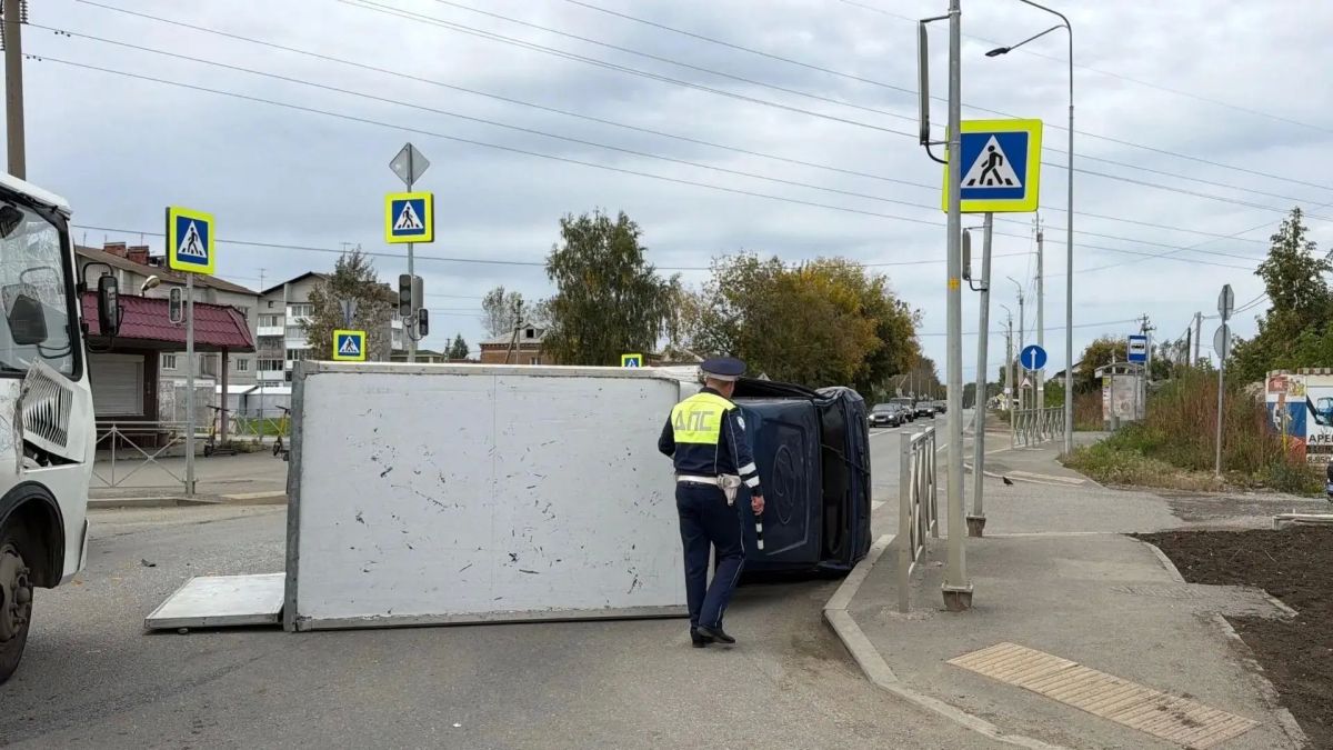 Три человека пострадали в ДТП с участием рейсового автобуса