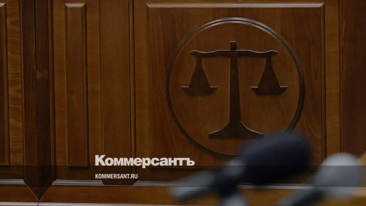 На 10 суток арестовал суд в Екатеринбурге кандидата в свердловское заксобрание от «Яблока» Александра Куделькина за демонстрацию экстремистской символики