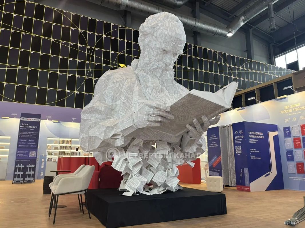 Показываем, «Екатеринбург-ЭКСПО» к Международному фестивалю молодёжи 4 канал побывал на главной площадке МФМ, где подготовка к открытию идёт полным ходом. В трёх павильонах разместятся 110 стендов Показываем, «Екатеринбург-ЭКСПО» к Международному фестивалю молодёжи 4 канал побывал на главной площадке МФМ, где подготовка к открытию идёт полным ходом. В трёх павильонах разместятся 110 стендов