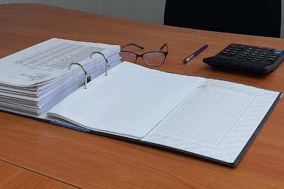 В городе Серове бывший сотрудник коммерческой организации предстал перед судом по обвинению в экономических преступлениях