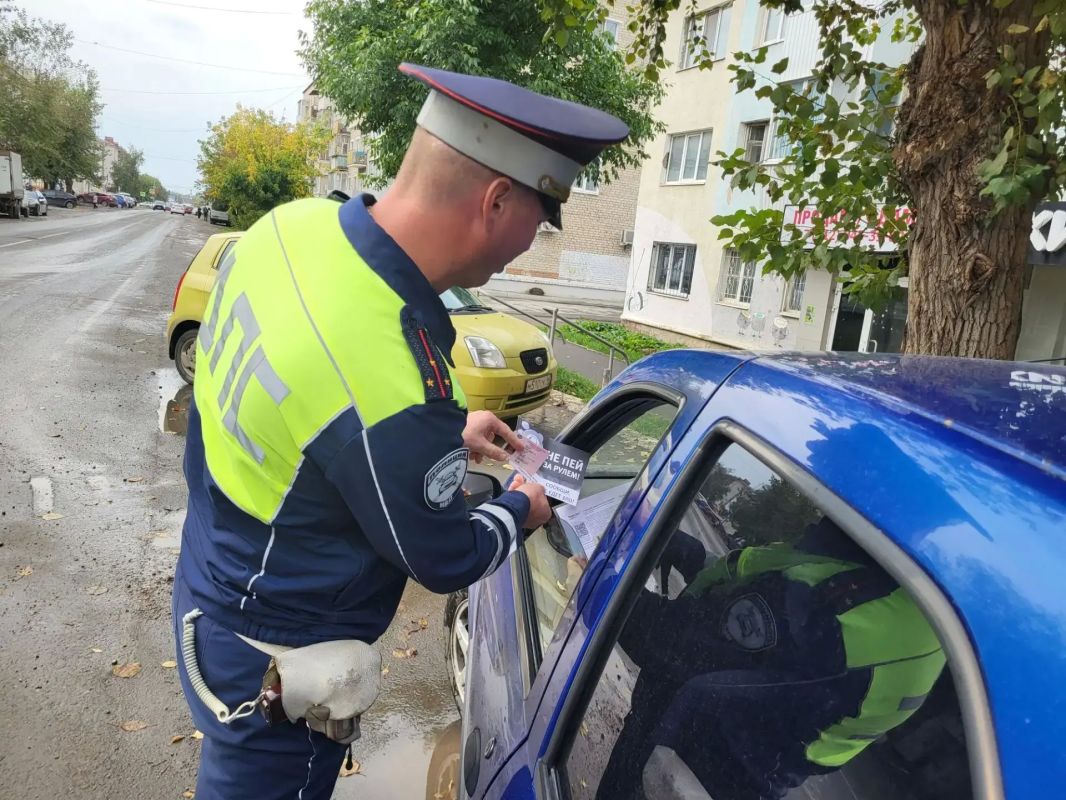 В День трезвости автоинспекторы в Свердловской области напоминают водителям о недопустимости алкоголя за рулем В День трезвости автоинспекторы в Свердловской области напоминают водителям о недопустимости алкоголя за рулем