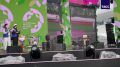 Олимпийская чемпионка по фигурному катанию Алина Загитова провела самый массовый урок по растяжке на МФМ в Екатеринбурге, передает корреспондент ТАСС