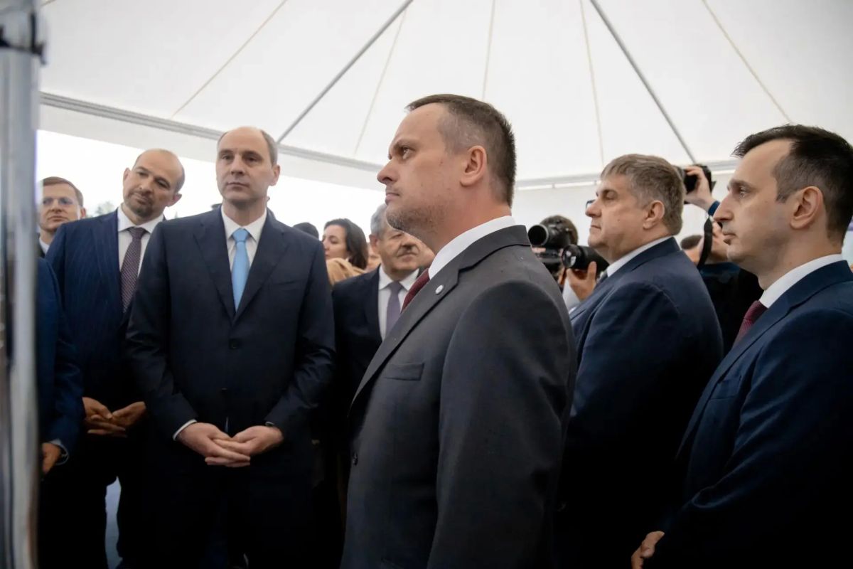 В добрый путь!. Губернатор Денис Паслер и министр транспорта РФ Андрей Никитин открыли рабочее движение по новому путепроводу через железную дорогу на трассе Р-354 Екатеринбург – Шадринск – Курган В добрый путь!. Губернатор Денис Паслер и министр транспорта РФ Андрей Никитин открыли рабочее движение по новому путепроводу через железную дорогу на трассе Р-354 Екатеринбург – Шадринск – Курган