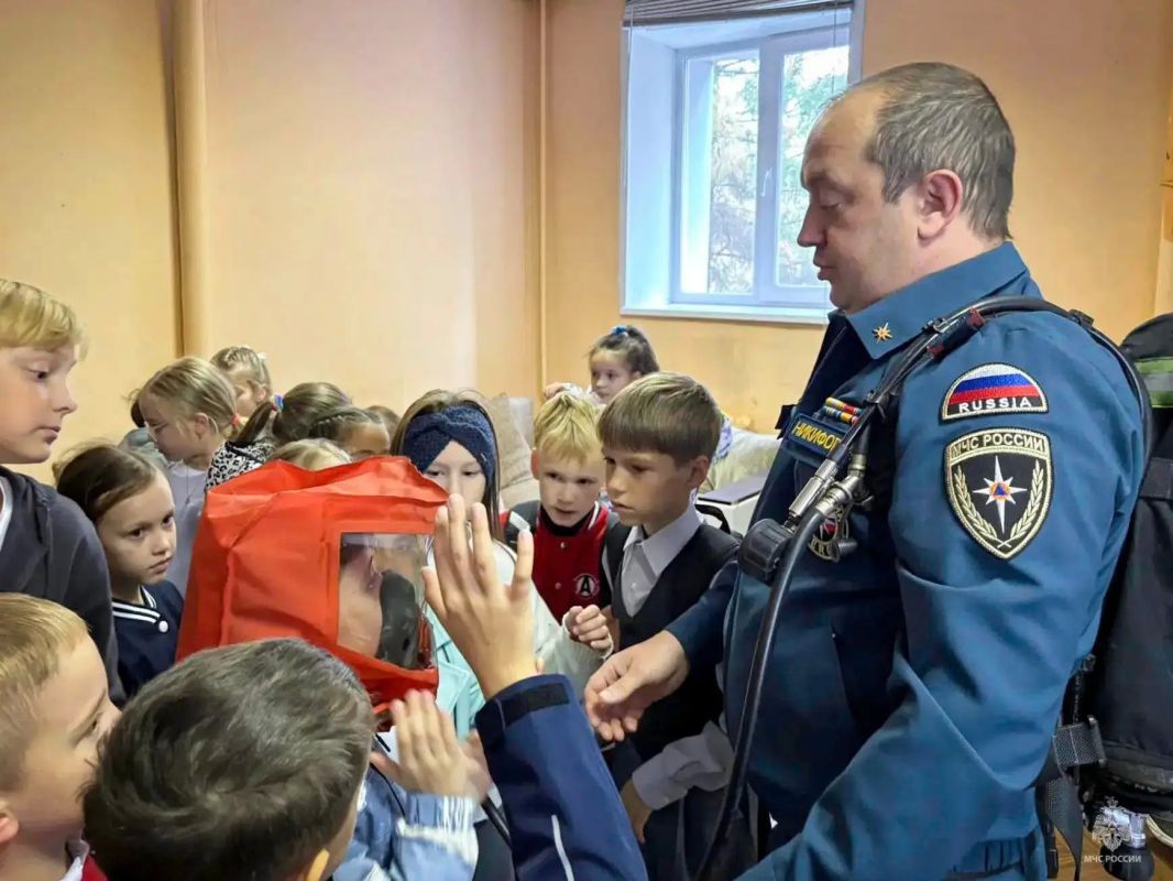 Шаг навстречу профессии пожарного Шаг навстречу профессии пожарного