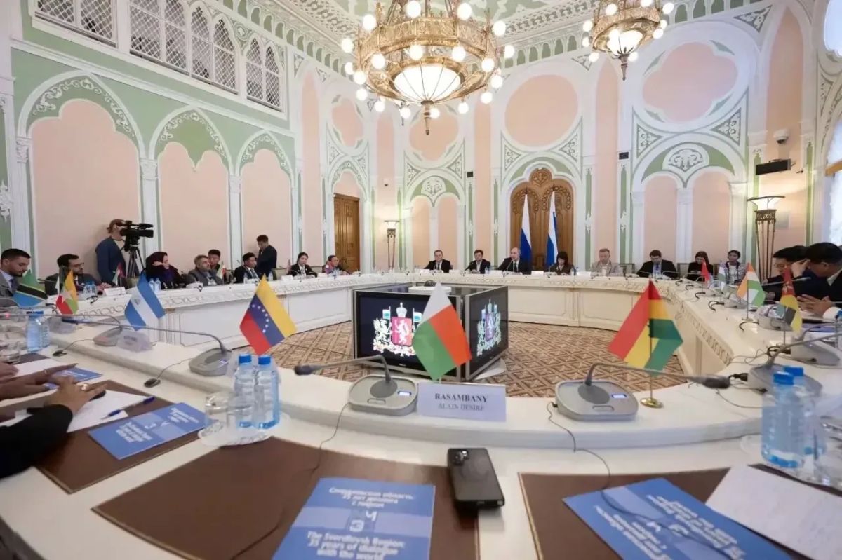 Денис Паслер: Сегодня встретился с руководителями иностранных органов власти, которые в своих странах курируют вопросы молодежной политики Денис Паслер: Сегодня встретился с руководителями иностранных органов власти, которые в своих странах курируют вопросы молодежной политики