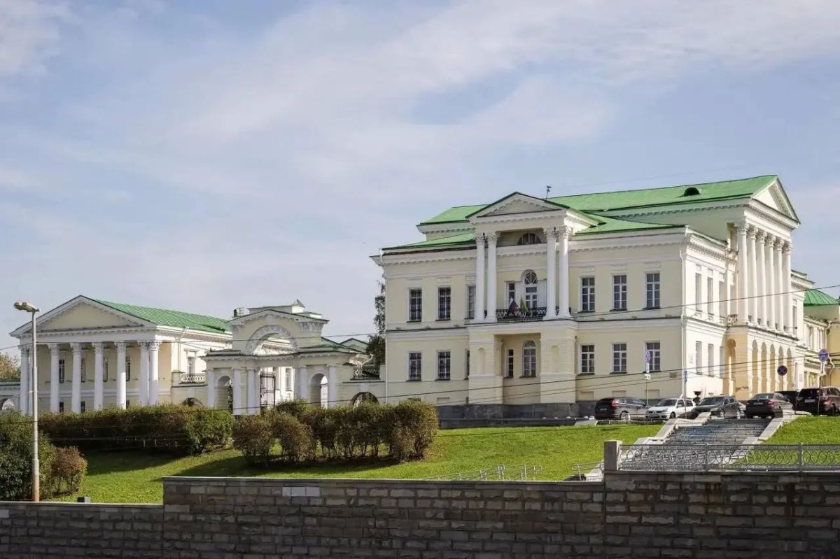 В МУГИСО в ускоренном темпе готовят документы, чтобы «забрать» в собственность усадьбу Харитоновых-Расторгуевых