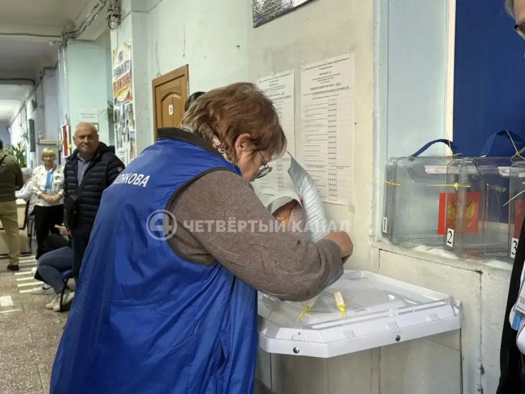 Выборы начались на Среднем Урале: открылись 2263 избирательных участка Выборы начались на Среднем Урале: открылись 2263 избирательных участка