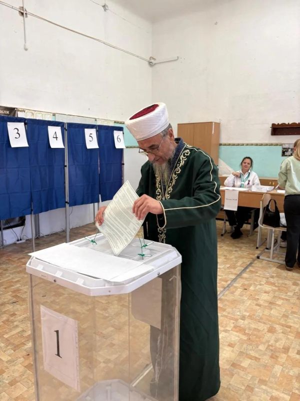 Известные свердловчане приняли участие в выборах в первый день голосования Известные свердловчане приняли участие в выборах в первый день голосования