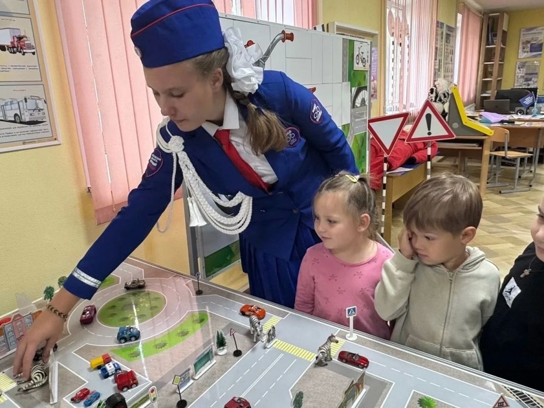 Еженедельные новости ЮИД. 12–18 сентября Юидовцы по всей стране проводят акции, беседы, интерактивные занятия и профилактические мероприятия Еженедельные новости ЮИД. 12–18 сентября Юидовцы по всей стране проводят акции, беседы, интерактивные занятия и профилактические мероприятия