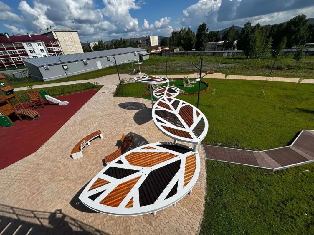 Денис Паслер: Всероссийский конкурс малых городов нацпроекта «Инфраструктура для жизни» помогает менять небольшие уральские города, создавая в них уникальные общественные пространства Денис Паслер: Всероссийский конкурс малых городов нацпроекта «Инфраструктура для жизни» помогает менять небольшие уральские города, создавая в них уникальные общественные пространства