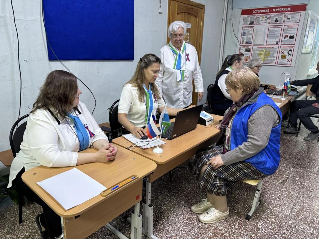 Известные свердловчане приняли участие в выборах в первый день голосования Известные свердловчане приняли участие в выборах в первый день голосования