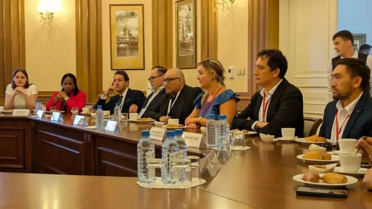 Иностранные наблюдатели высоко оценили организацию процесса выборов в Свердловской области Иностранные наблюдатели высоко оценили организацию процесса выборов в Свердловской области