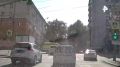 Скорая помощь с беременной девушкой в салоне перевернулась при столкновении с кроссовером в Екатеринбурге. Кадры с моментом ДТП публикует РЕН ТВ. В машине, помимо пациентки на сроке 33–34 недель, были водитель и медсестра....