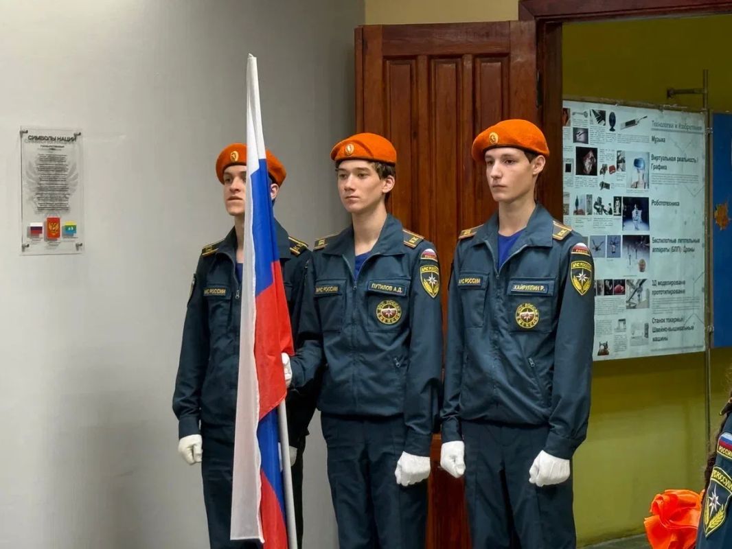 Торжественная церемония открытия выставки проекта Знание.Герои состоялась 21 сентября на площадке екатеринбургского лицея №180 «Полифорум» Торжественная церемония открытия выставки проекта Знание.Герои состоялась 21 сентября на площадке екатеринбургского лицея №180 «Полифорум»