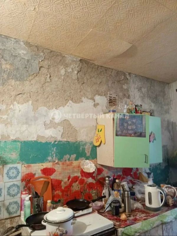 Жилой дом рушится в Белоярском: в аварийной квартире без света осталась пенсионерка-инвалид Жилой дом рушится в Белоярском: в аварийной квартире без света осталась пенсионерка-инвалид