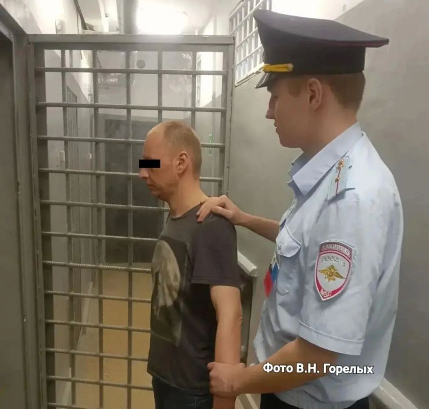 Стрельбу устроил пьяный екатеринбуржец на улице Декабристов Стрельбу устроил пьяный екатеринбуржец на улице Декабристов