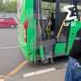 Екатеринбуржцы вынесли дверь автобуса из-за жёсткой толкучки