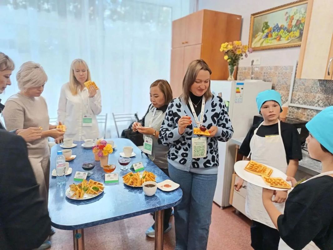 Участники форума «Вместе – ради детей! В фокусе – семьЯ!» познакомились с практиками поддержки семей в муниципалитетах Среднего Урала Участники форума «Вместе – ради детей! В фокусе – семьЯ!» познакомились с практиками поддержки семей в муниципалитетах Среднего Урала