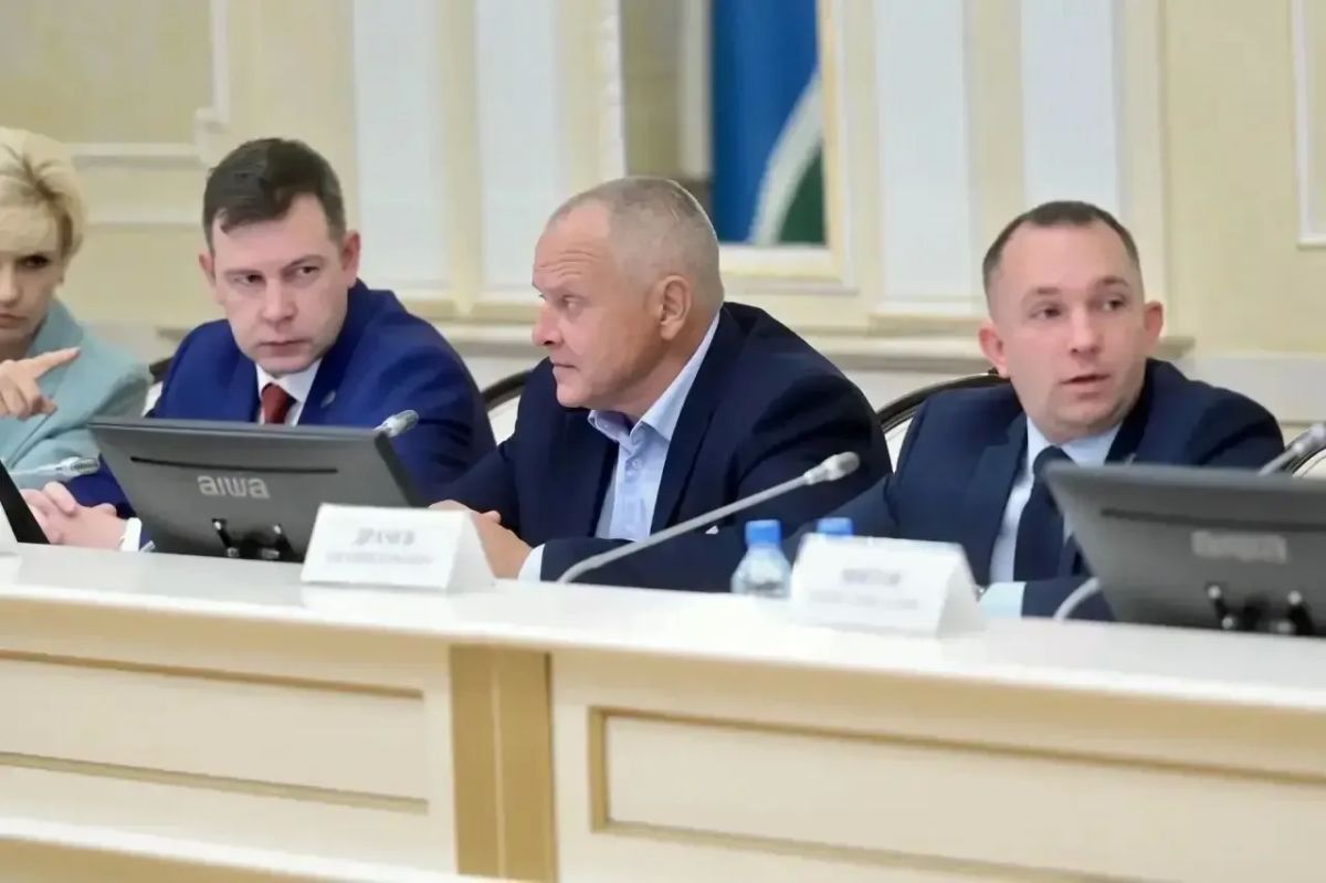 Денис Паслер отметил результаты программы «Управленческие кадры Урала» Денис Паслер отметил результаты программы «Управленческие кадры Урала»