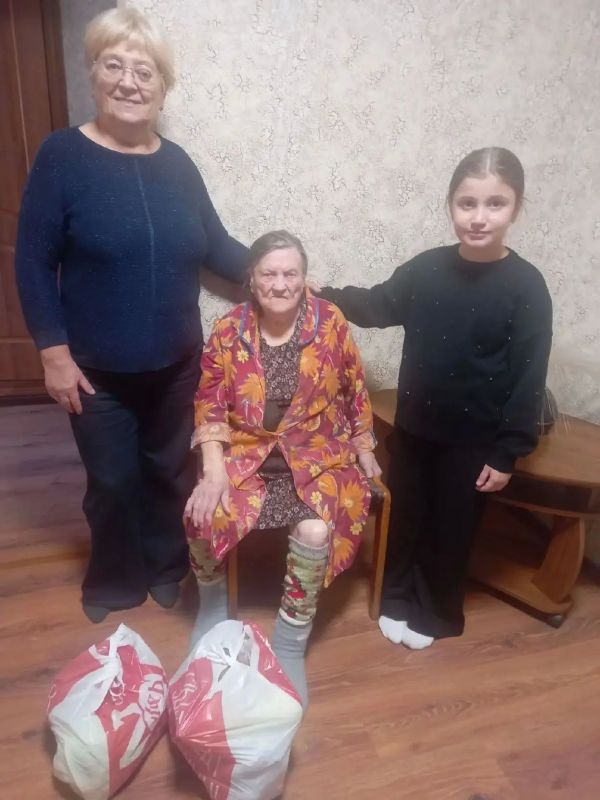 Связь поколений: ветераны ИК-6 навестили 97-летнюю труженицу тыла Раису Меренкову Связь поколений: ветераны ИК-6 навестили 97-летнюю труженицу тыла Раису Меренкову