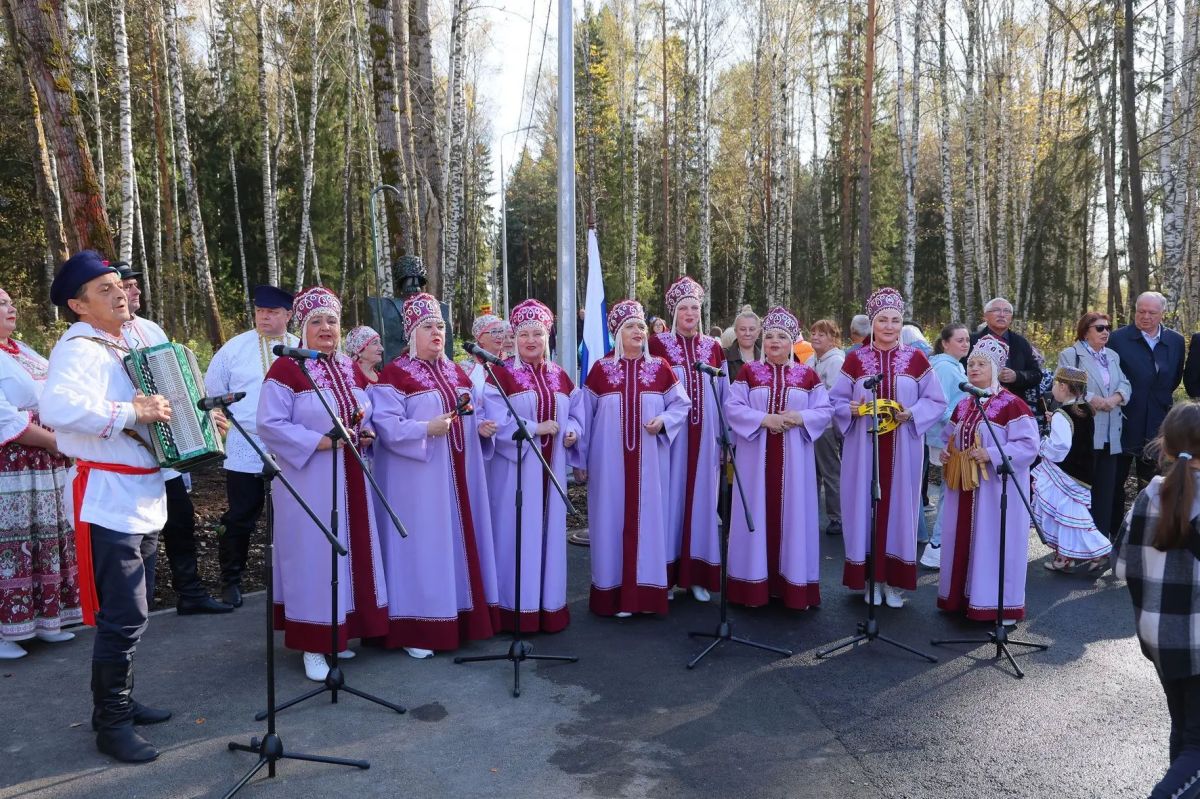 Парк в микрорайоне Рудник имени III Интернационала открылся после комплексного благоустройства Парк в микрорайоне Рудник имени III Интернационала открылся после комплексного благоустройства