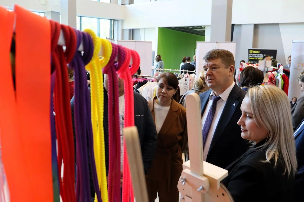 Более 30 свердловских производителей презентовали свою продукцию потенциальным заказчикам в регионе Более 30 свердловских производителей презентовали свою продукцию потенциальным заказчикам в регионе