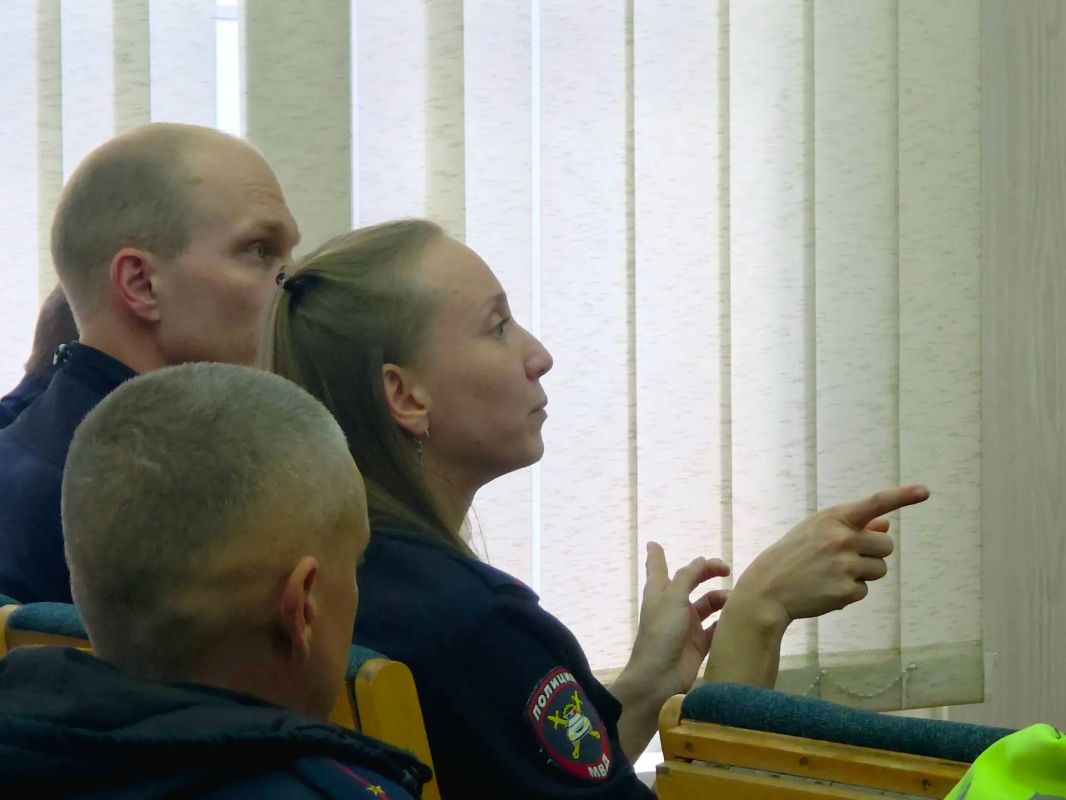 В Госавтоинспекции региона обсудили технический осмотр автоцистерн для перевозки опасных грузов В Госавтоинспекции региона обсудили технический осмотр автоцистерн для перевозки опасных грузов