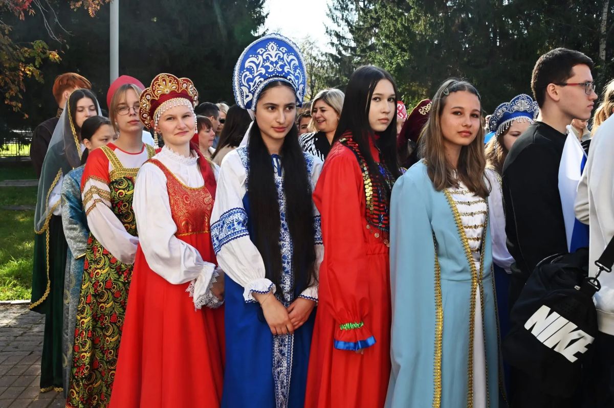 Свердловская область помогла восстановить 31 многоквартирный дом и более 544 тысяч квадратных метров дорог в ДНР Свердловская область помогла восстановить 31 многоквартирный дом и более 544 тысяч квадратных метров дорог в ДНР
