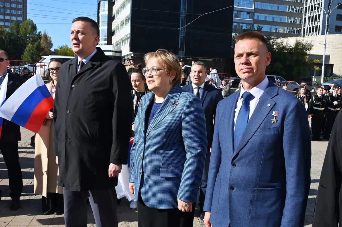 Свердловская область помогла восстановить 31 многоквартирный дом и более 544 тысяч квадратных метров дорог в ДНР Свердловская область помогла восстановить 31 многоквартирный дом и более 544 тысяч квадратных метров дорог в ДНР