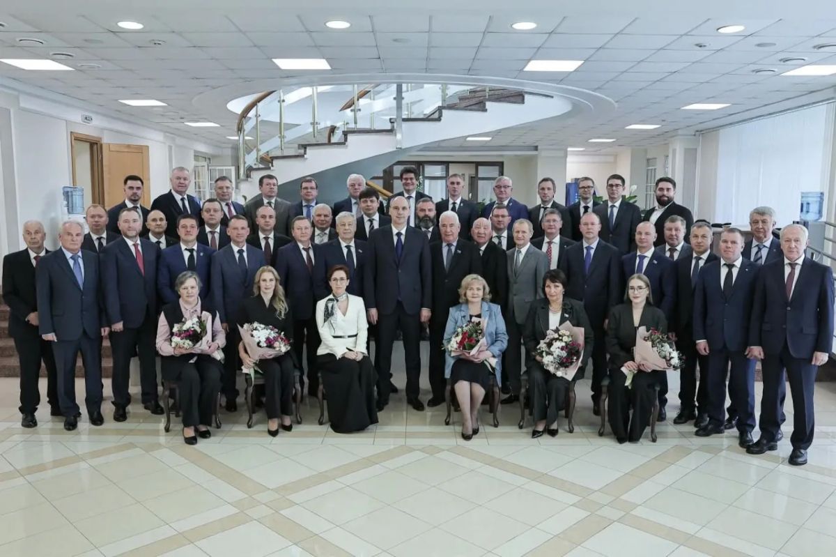 Депутаты Законодательного Собрания Свердловской области получили мандаты Депутаты Законодательного Собрания Свердловской области получили мандаты