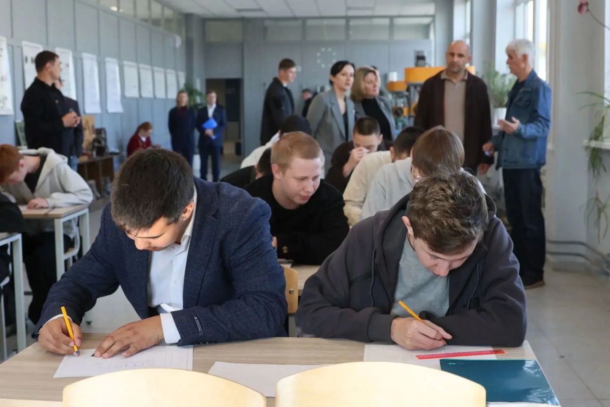 Артём Жога: В преддверии Дня среднего профессионального образования посетил промышленно - технологический техникум имени В. М. Курочкина в Екатеринбурге Артём Жога: В преддверии Дня среднего профессионального образования посетил промышленно - технологический техникум имени В. М. Курочкина в Екатеринбурге