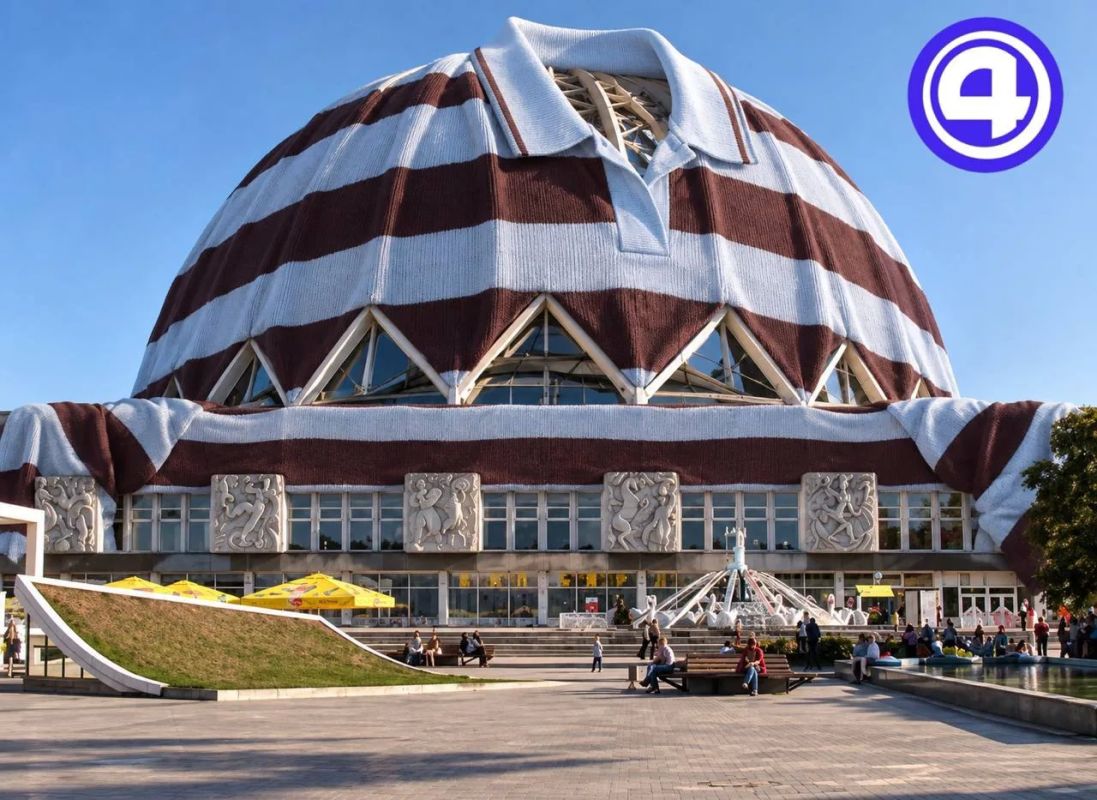 Правительство в Brioni, «Высоцкий» в платье: какой стиль подходит главным зданиям Екатеринбурга Правительство в Brioni, «Высоцкий» в платье: какой стиль подходит главным зданиям Екатеринбурга