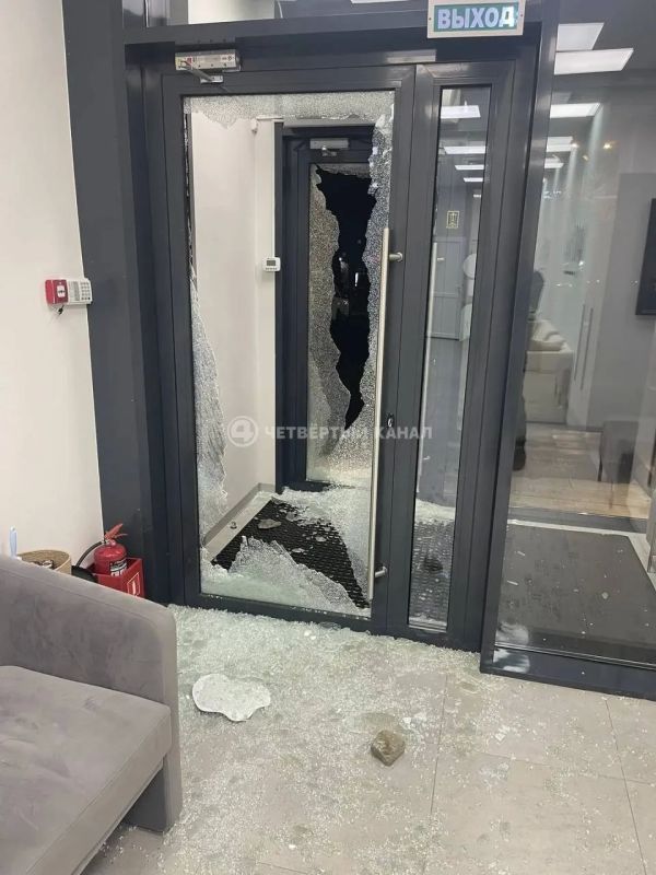 Зубные щётки стали добычей ночных налётчиков в Екатеринбурге Зубные щётки стали добычей ночных налётчиков в Екатеринбурге
