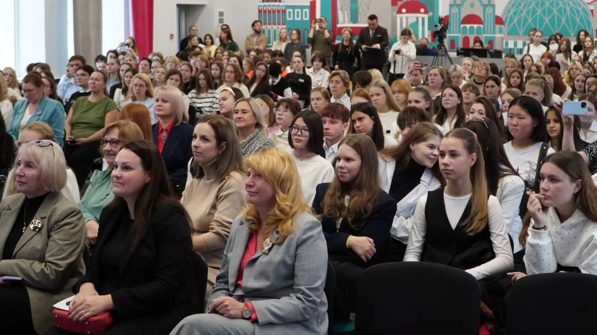 Единый день открытия психолого-педагогических классов состоялся 6 октября на площадке Свердловского областного педагогического колледжа Единый день открытия психолого-педагогических классов состоялся 6 октября на площадке Свердловского областного педагогического колледжа