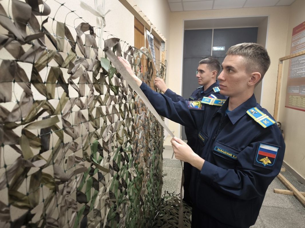 Студенты и преподаватели УрФУ отправили военнослужащим партию помощи