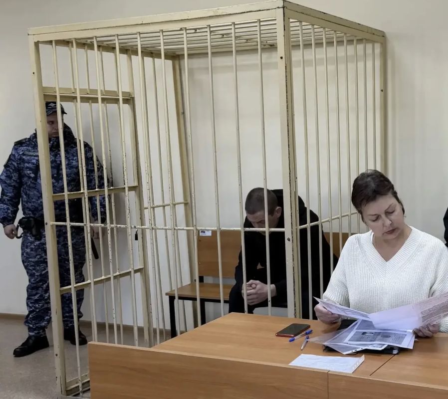 В Ревде началось рассмотрение уголовного дела в отношении местного жителя, 1989 г.р., обвиняемого в хулиганском нападении на участника специальной военной операции