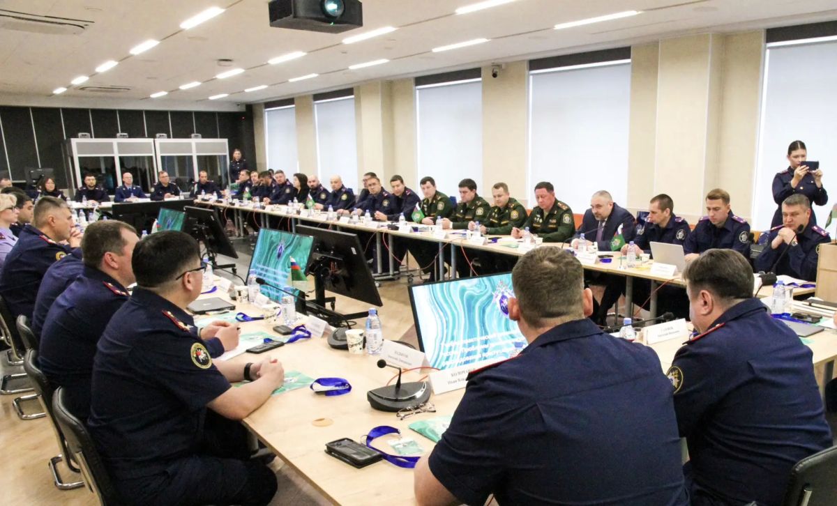 В Екатеринбурге начал работу семинар по вопросам криминалистического сопровождения расследования преступлений, совершенных бандами и преступными группами В Екатеринбурге начал работу семинар по вопросам криминалистического сопровождения расследования преступлений, совершенных бандами и преступными группами